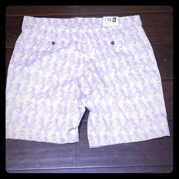 Men's 10.5" Flat Front Shorts Pineapple Print 40 - Picture 2 of 7